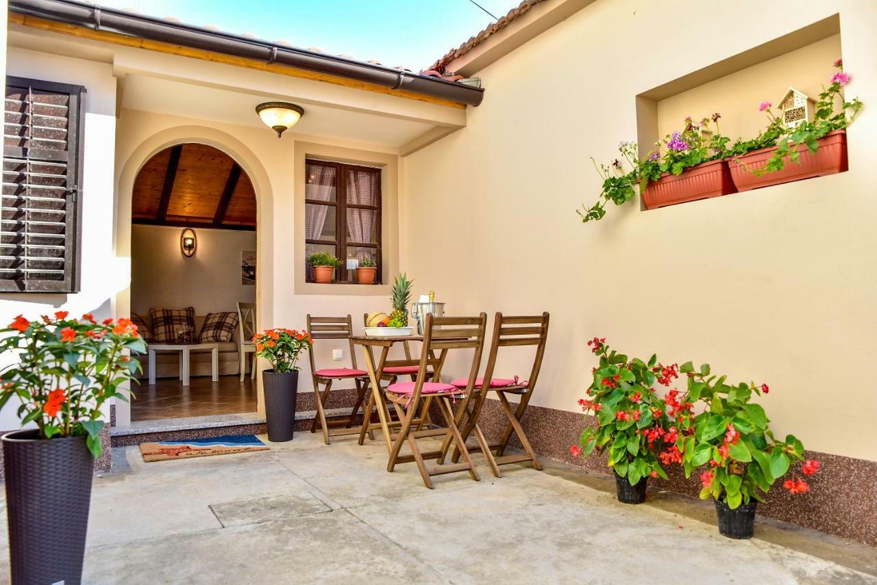 Apartman Mare Zara Esterno foto